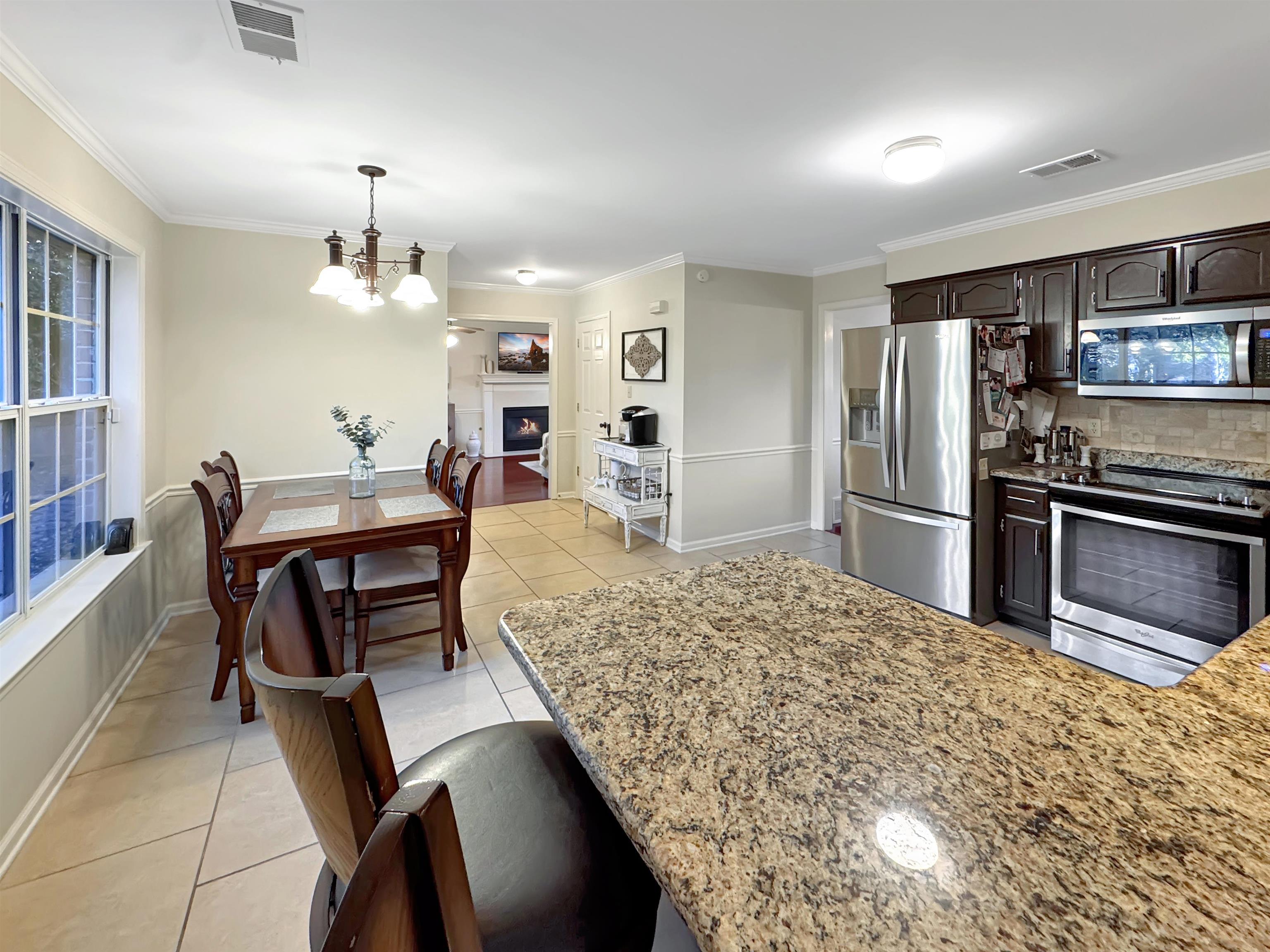 Collierville, Tennessee 38017, United States, 3 Bedrooms Bedrooms, ,2 BathroomsBathrooms,Residential,Active,242722