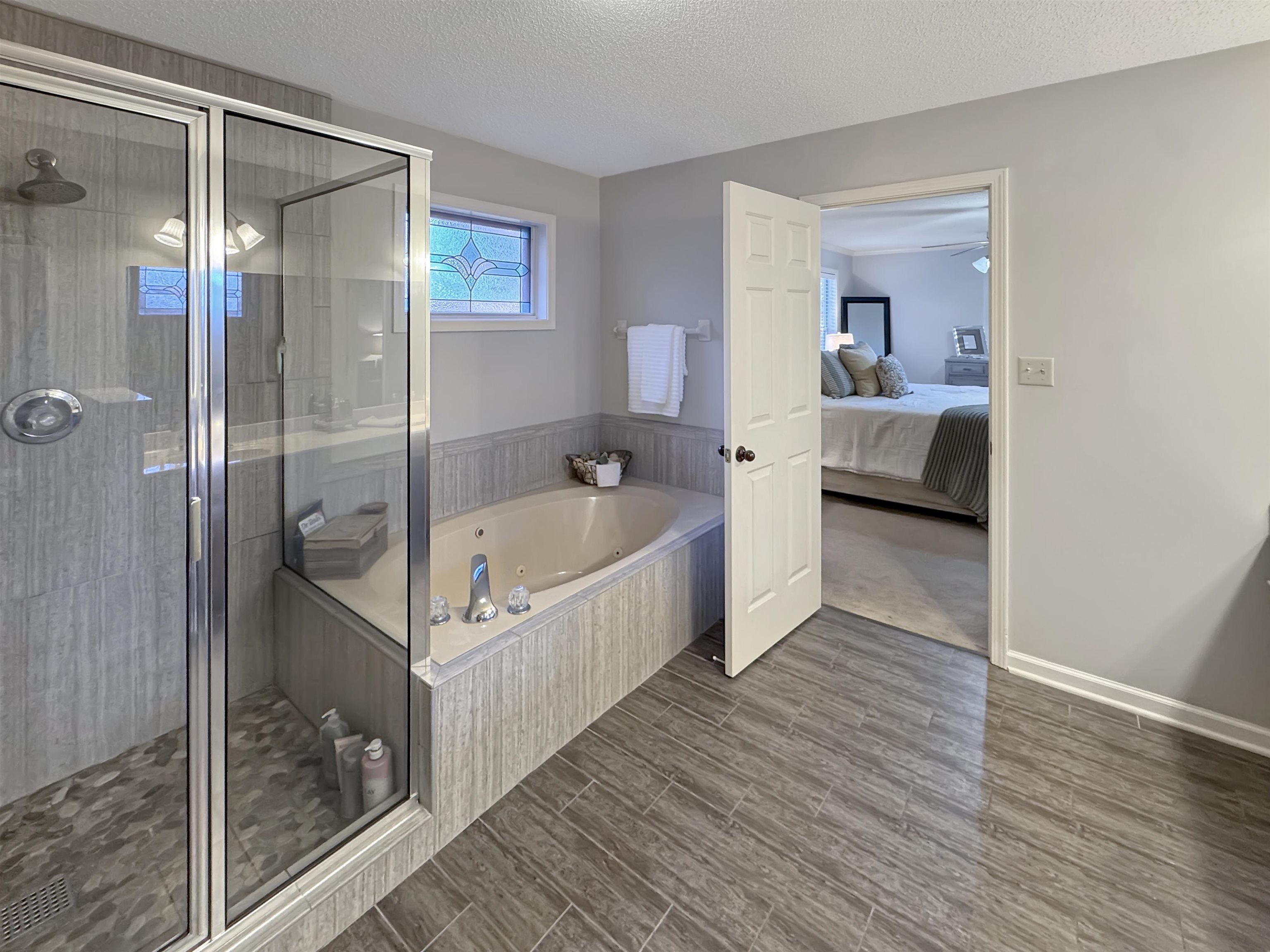 Collierville, Tennessee 38017, United States, 3 Bedrooms Bedrooms, ,2 BathroomsBathrooms,Residential,Active,242722