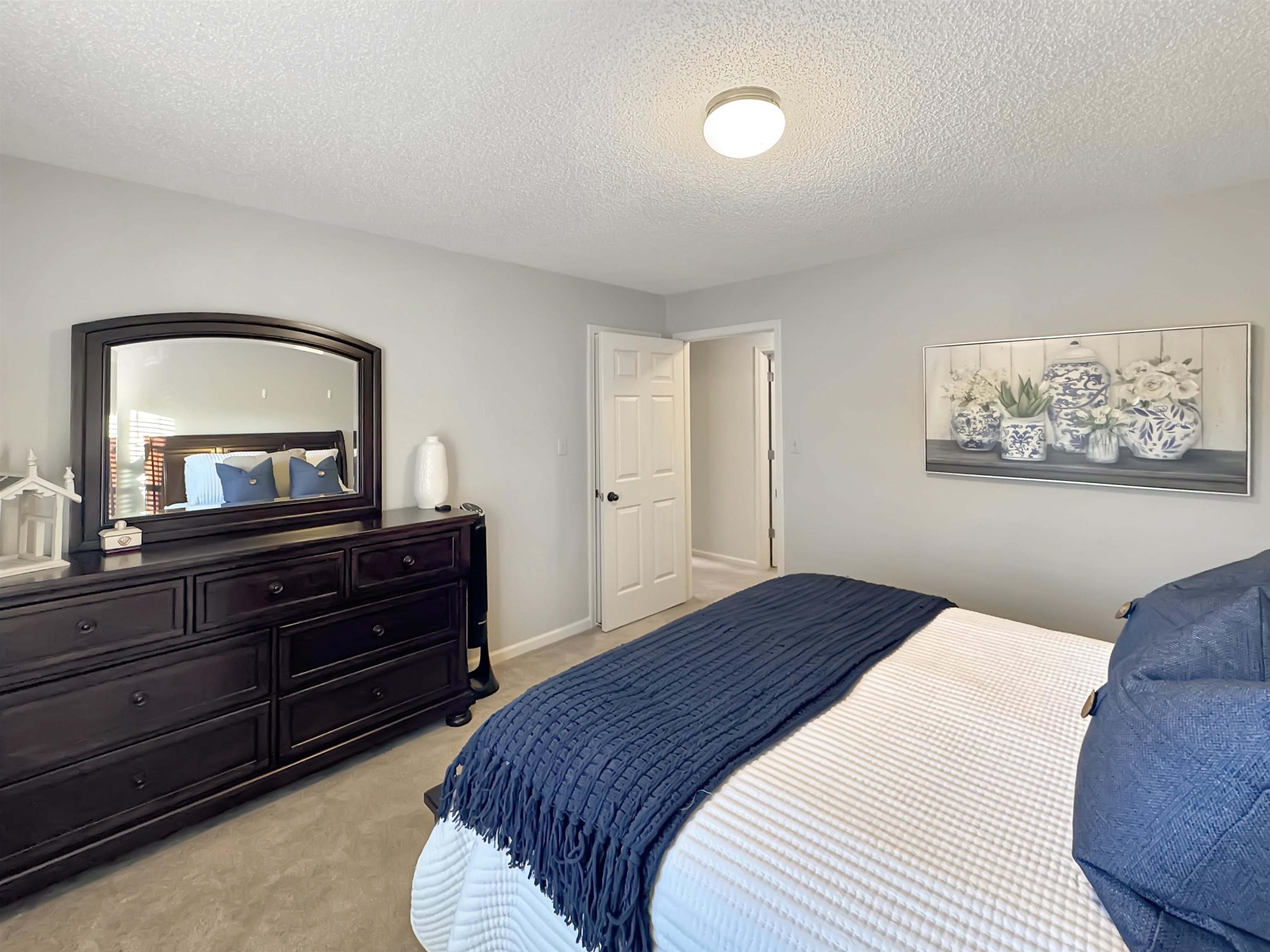 Collierville, Tennessee 38017, United States, 3 Bedrooms Bedrooms, ,2 BathroomsBathrooms,Residential,Active,242722