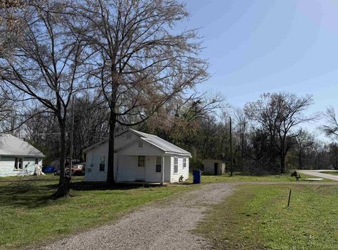 Photo of 680 PATTERSON RD, Savannah, TN 38372 (MLS # 10216851)