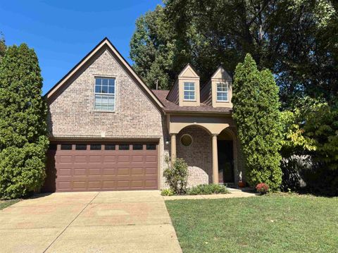Photo of 6990 PARKBROOK LN, Cordova, TN 38018 (MLS # 10207160)