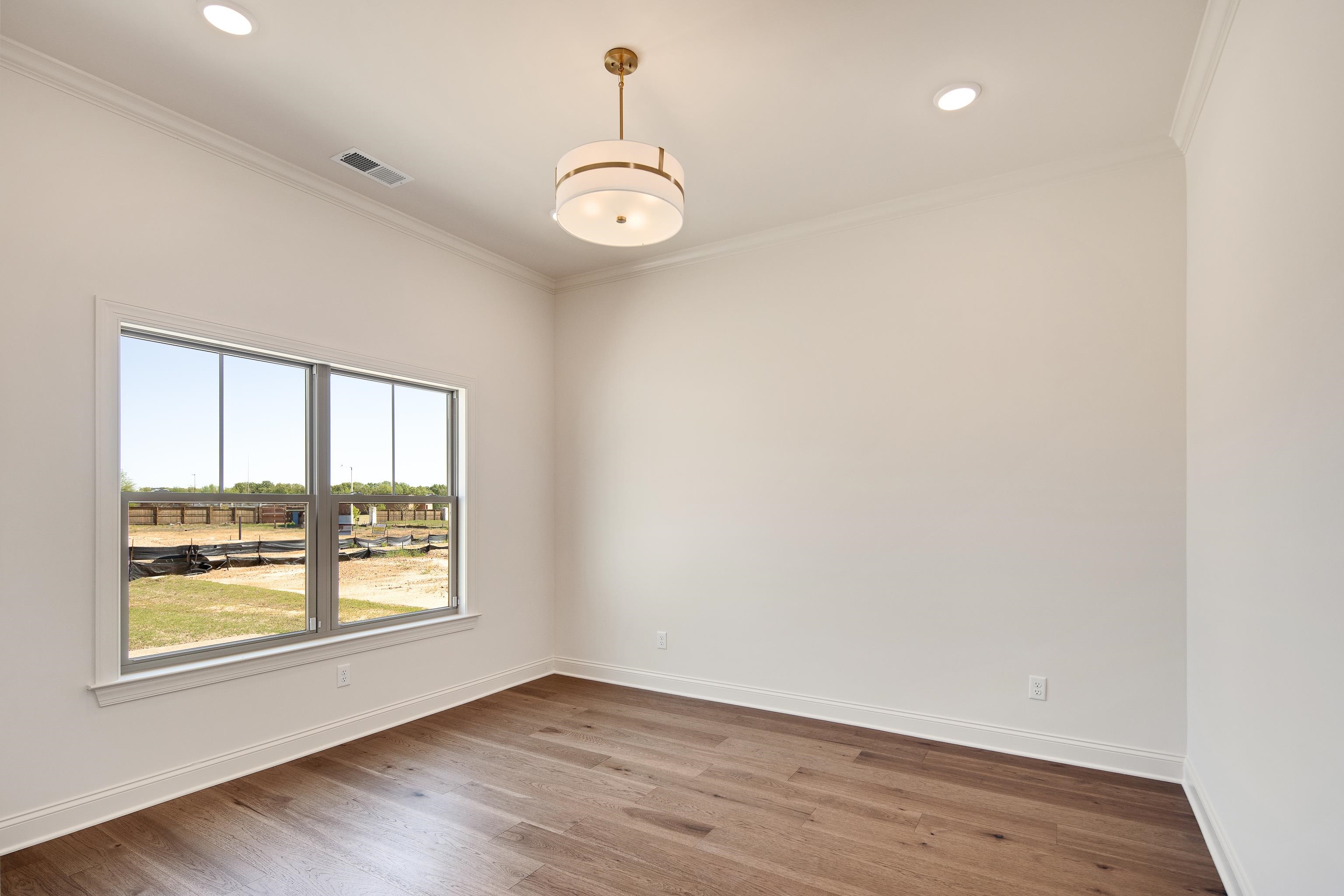 Arlington, Tennessee 38002, United States, 5 Bedrooms Bedrooms, ,3 BathroomsBathrooms,Residential,Active,48570