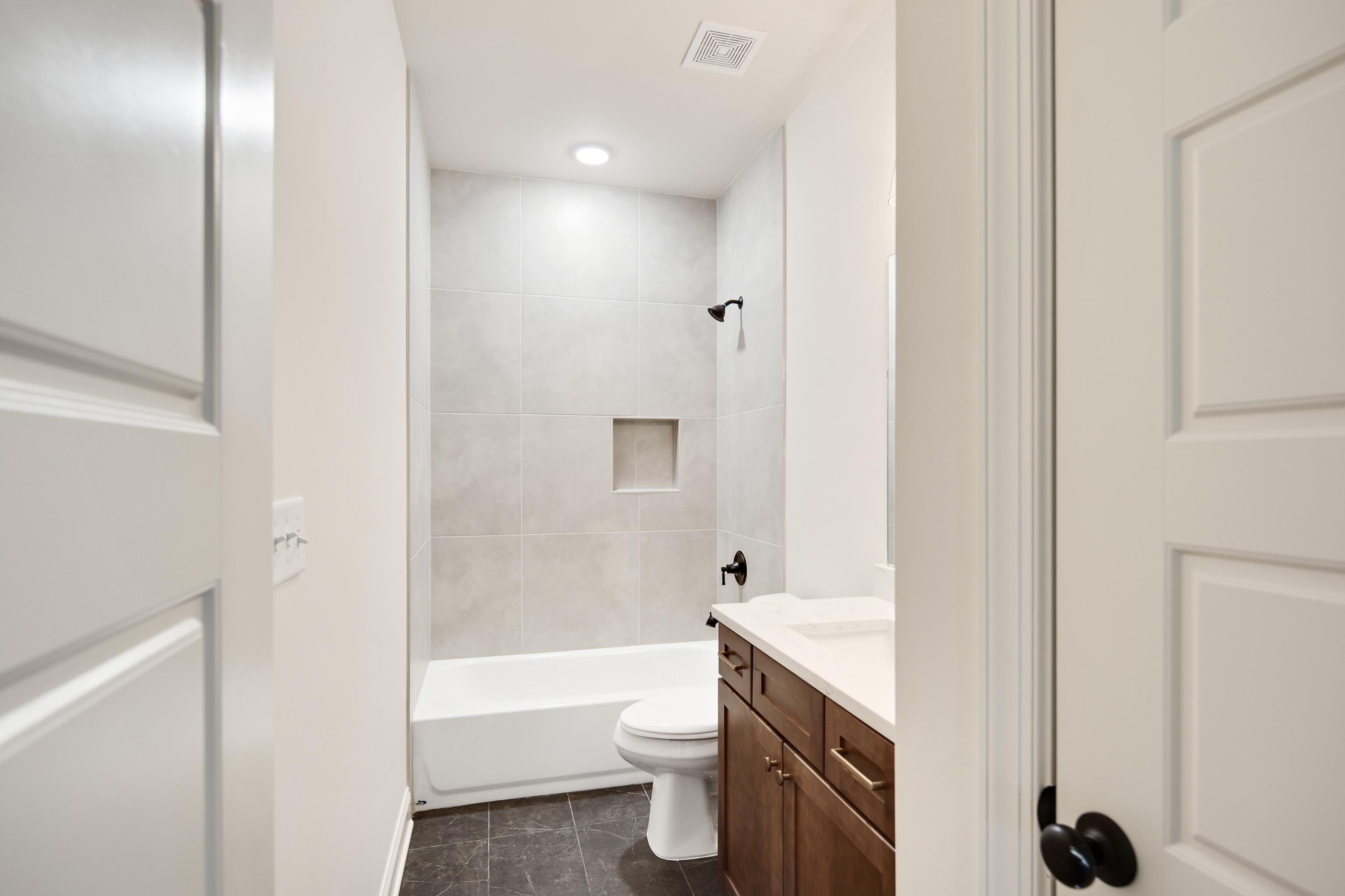 Arlington, Tennessee 38002, United States, 5 Bedrooms Bedrooms, ,3 BathroomsBathrooms,Residential,Active,48570