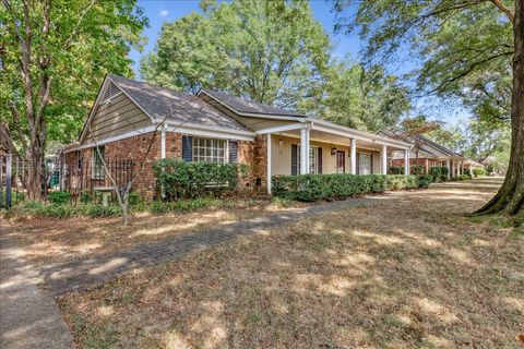 Photo of 8018 CROSS PIKE DR, Germantown, TN 38138 (MLS # 10222865)