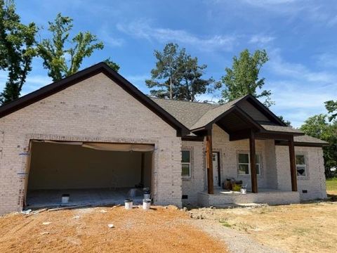 Photo of 225 CHARIOT LN, Savannah, TN 38372 (MLS # 10223137)