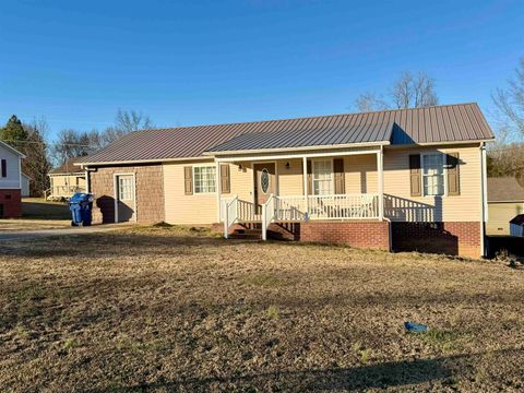 Photo of 233 BEAVERWOOD DR, Adamsville, TN 38310 (MLS # 10213067)