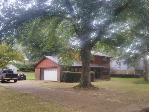 Photo of 8668 MILLBRANCH RD, Southaven, MS 38671 (MLS # 10231058)