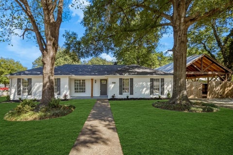 Photo of 2130 WHITEBARK DR, Memphis, TN 38133 (MLS # 10232235)