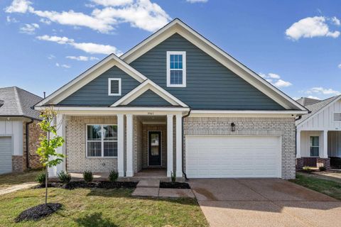 Photo of 9943 KEMROCK DR S, Cordova, TN 38018 (MLS # 10212906)