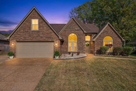 Photo of 240 LAKEWOOD DR, Oakland, TN 38060 (MLS # 10219376)