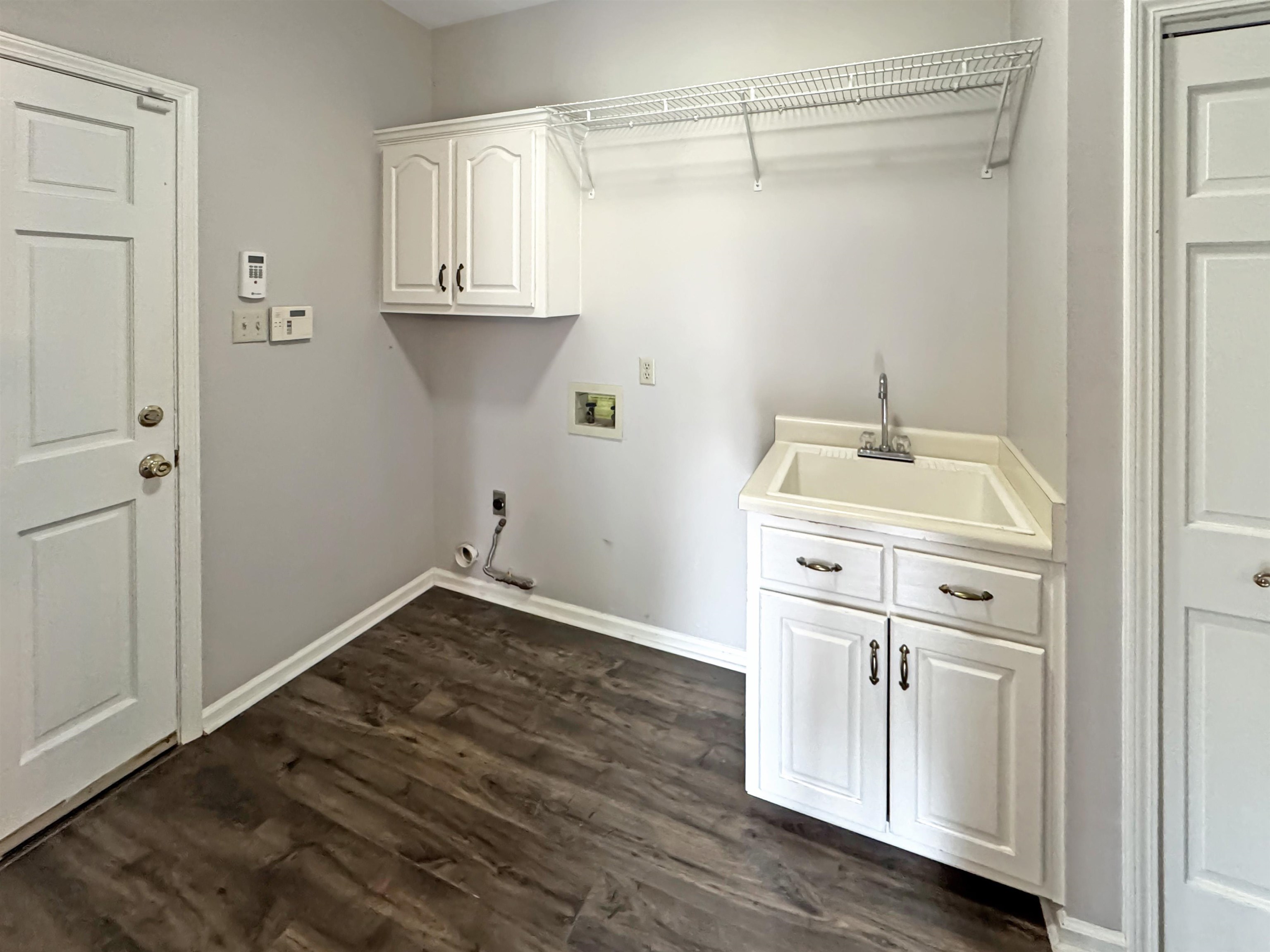 Collierville, Tennessee 38017, United States, 4 Bedrooms Bedrooms, ,4 BathroomsBathrooms,Residential,Active,142430