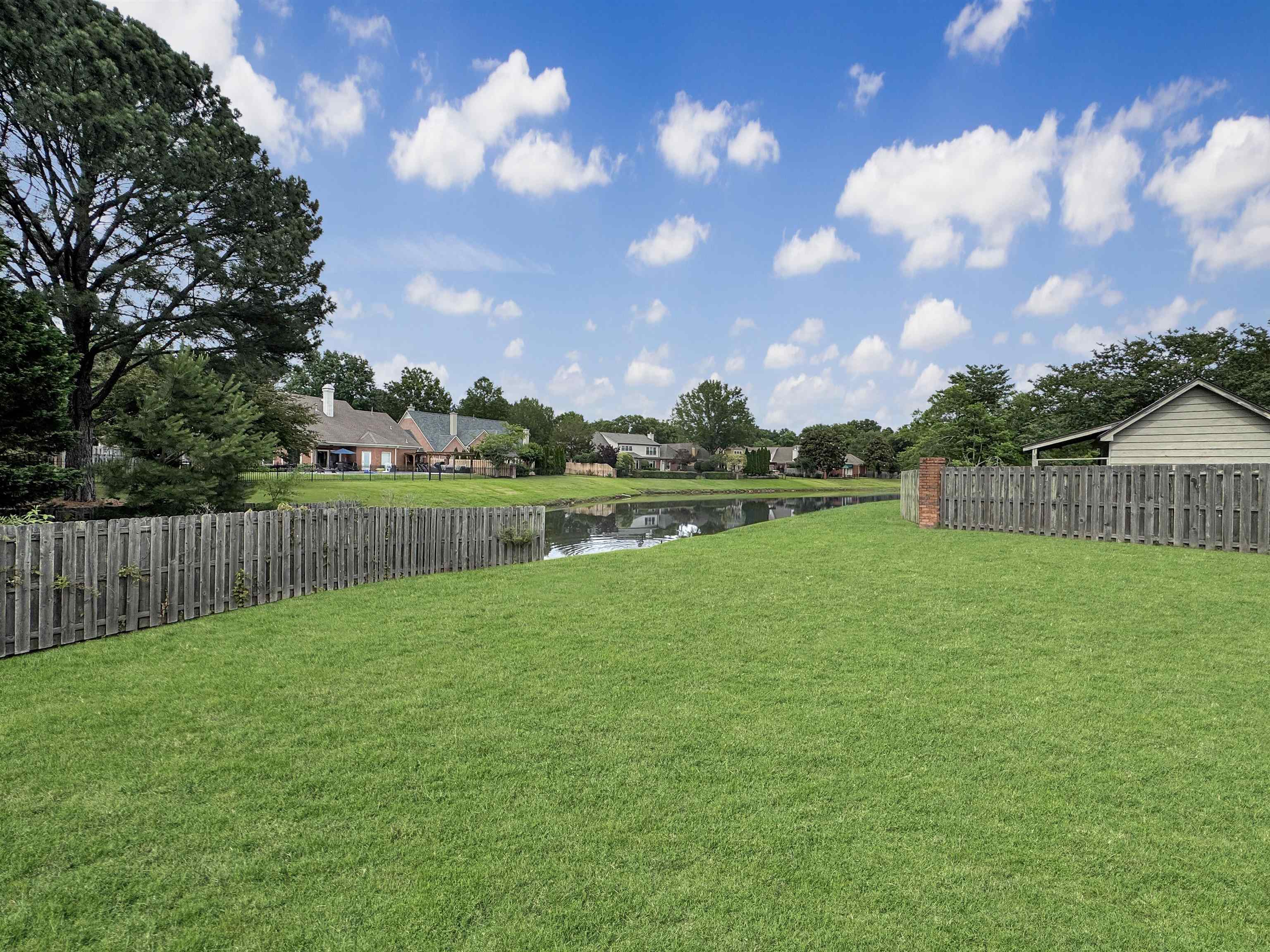 Collierville, Tennessee 38017, United States, 4 Bedrooms Bedrooms, ,4 BathroomsBathrooms,Residential,Active,142430