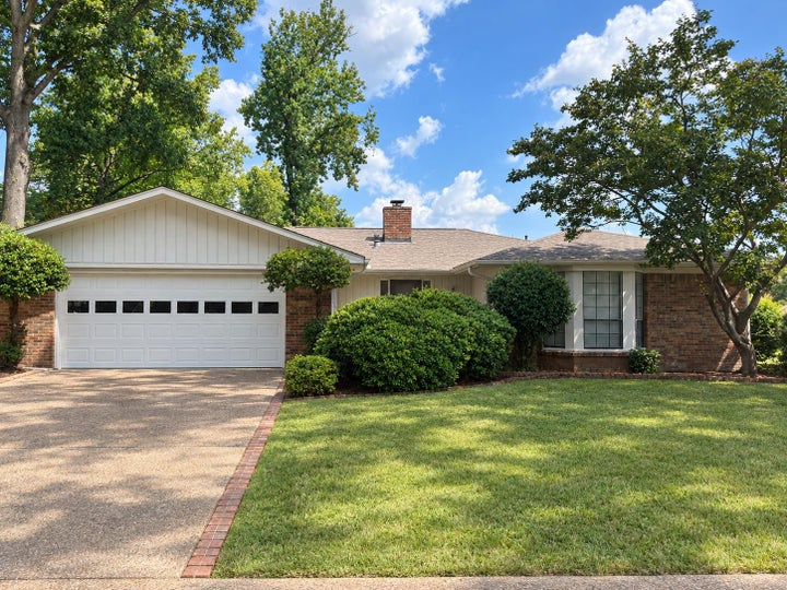 Photo 1 of 19 — 3422 JENNY LN, Bartlett, TN 38135