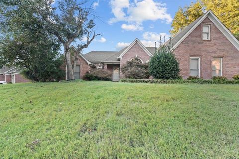 Photo of 7646 DEXTER RUN CIR, Memphis, TN 38016 (MLS # 10208806)