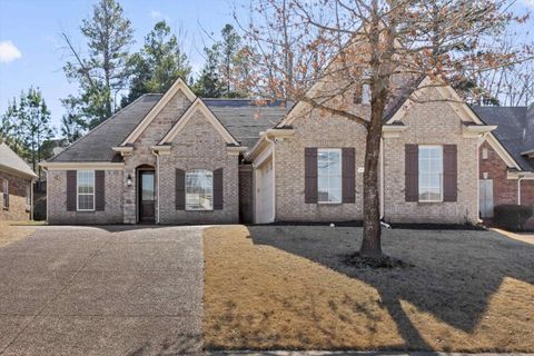 Photo of 10153 BLOOMSBURY AVE, Cordova, TN 38016 (MLS # 10214627)
