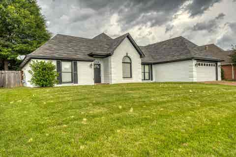 Photo of 8936 ROWLEY CV, Memphis, TN 38016 (MLS # 10223988)