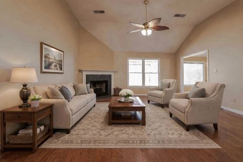 Photo of 8594 TIMBER CREEK DR, Memphis, TN 38018 (MLS # 10213487)