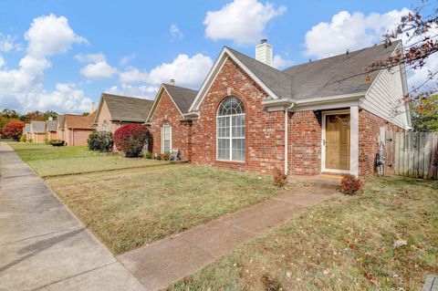 Photo of 6884 WRIGLEY DR, Cordova, TN 38018 (MLS # 10209598)