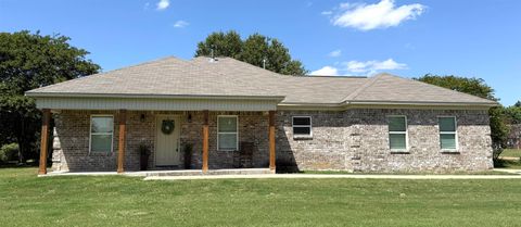 Photo of 90 SQUIRES GROVE DR, Atoka, TN 38004 (MLS # 10220985)