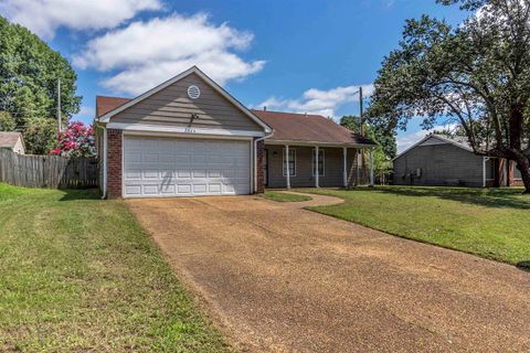 Photo of 7164 PEPPERMILL LN, Memphis, TN 38125 (MLS # 10224624)