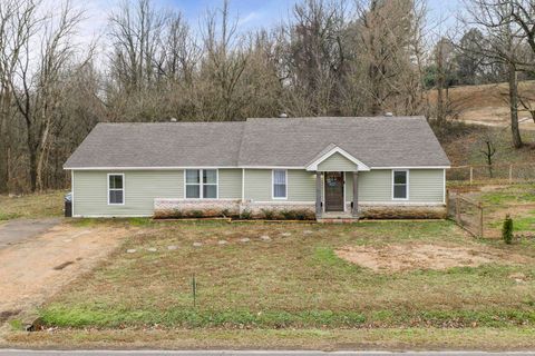 Photo of 719 KELLUM LN, Burlison, TN 38015 (MLS # 10212954)