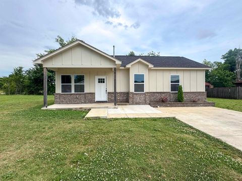 Photo of 56 BROOKSIDE AVE, Mason, TN 38049 (MLS # 10222010)