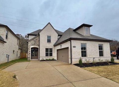 Photo of 575 ROSALIE WOODS DR, Cordova, TN 38018 (MLS # 10219417)