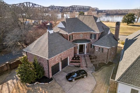 123 FOUNDERS LN Memphis TN 38103