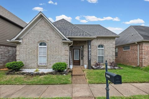 Photo of 10257 EVENING HILL DR, Cordova, TN 38016 (MLS # 10220505)