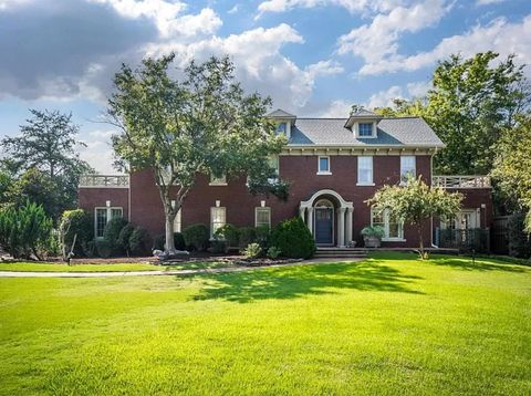 Photo of 777 WEST DR, Memphis, TN 38112 (MLS # 10221456)