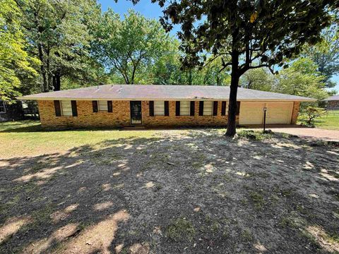 Photo of 4450 TENA DR, Memphis, TN 38128 (MLS # 10220141)