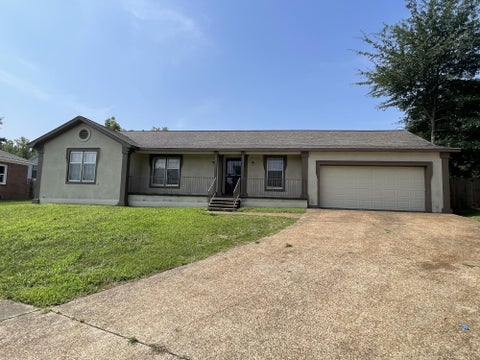 Photo of 6603 HAMPSTEAD CV, Memphis, TN 38115 (MLS # 10227057)