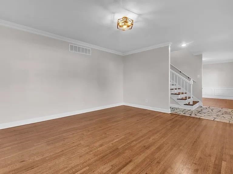 1285 HICKORY WOOD CV