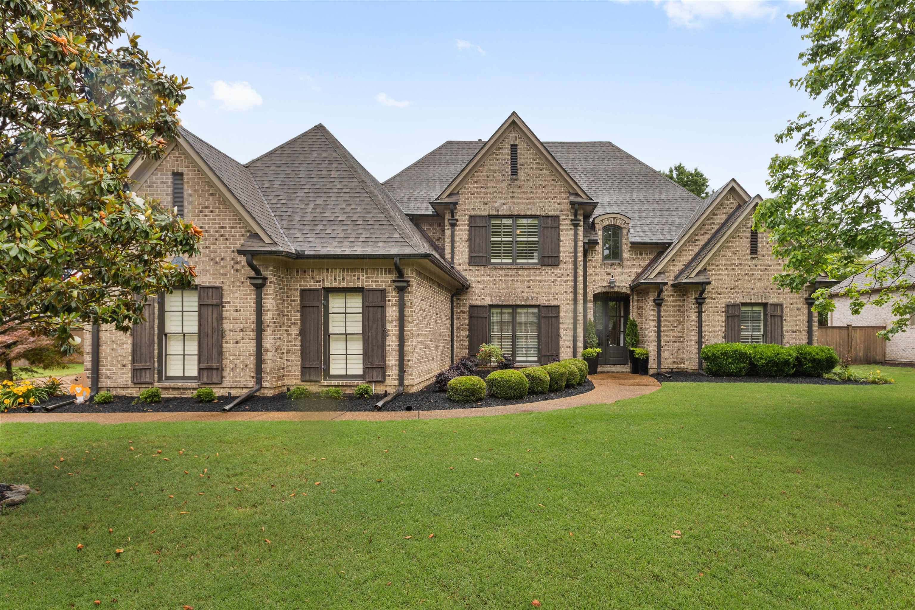 1644 BRACKENSHIRE LN