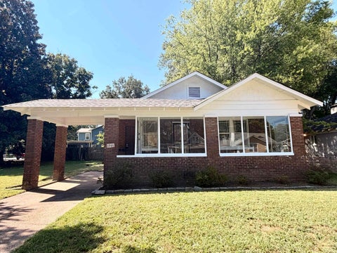 Photo of 1701 FAXON AVE, Memphis, TN 38112 (MLS # 10229365)