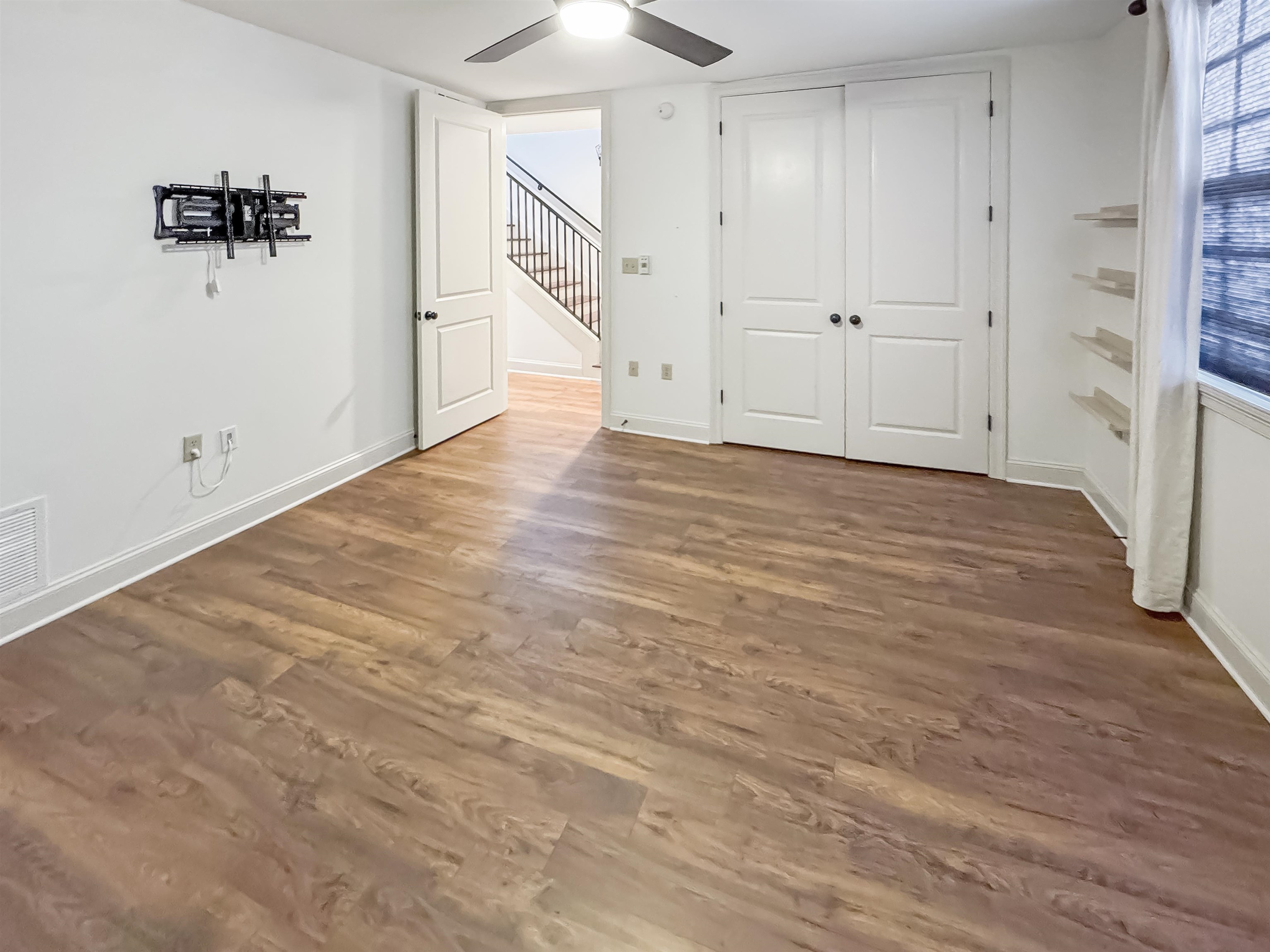 Memphis, Tennessee 38103, United States, 2 Bedrooms Bedrooms, ,2 BathroomsBathrooms,Residential,Active,206725