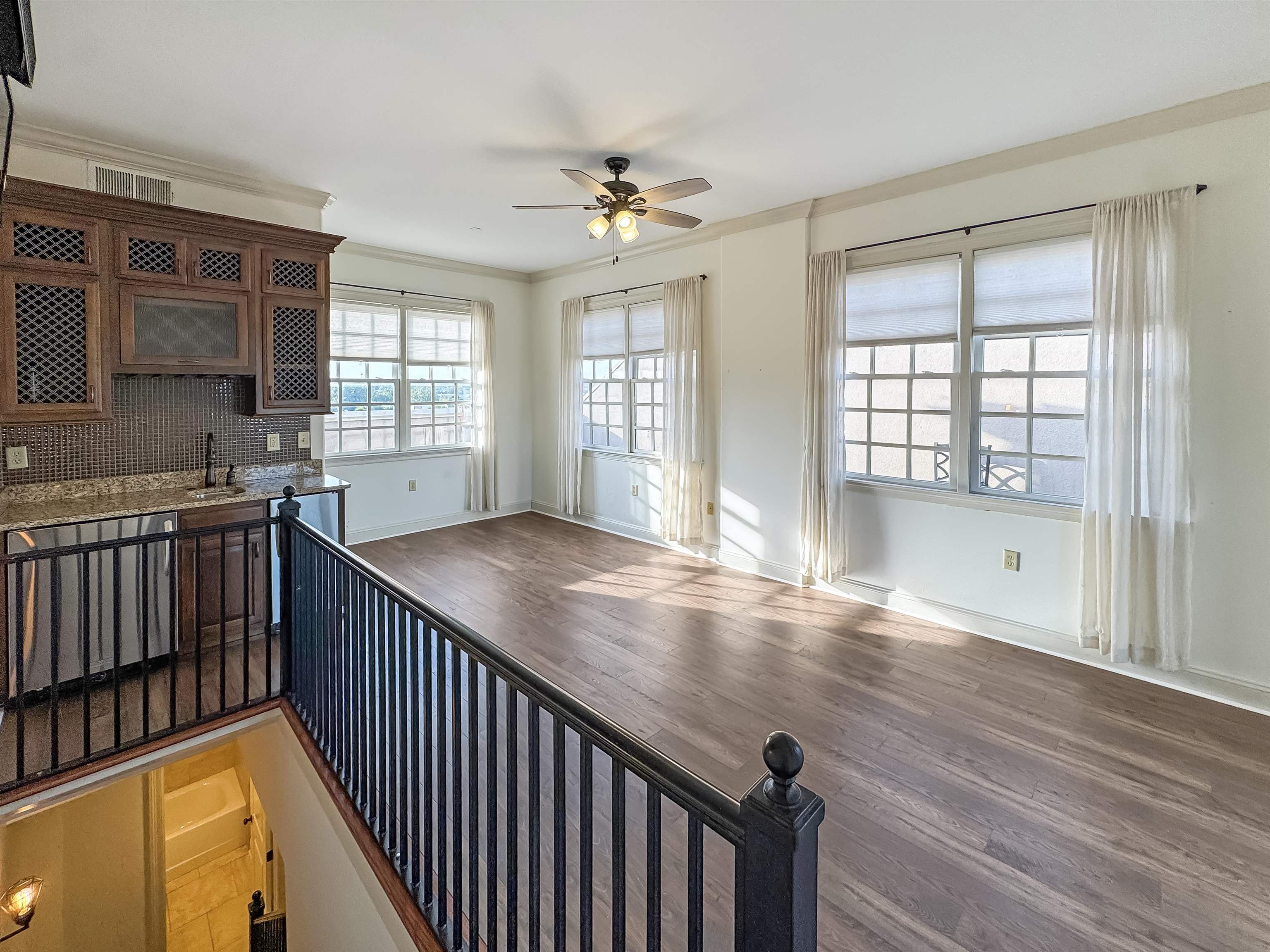 Memphis, Tennessee 38103, United States, 2 Bedrooms Bedrooms, ,2 BathroomsBathrooms,Residential,Active,206725