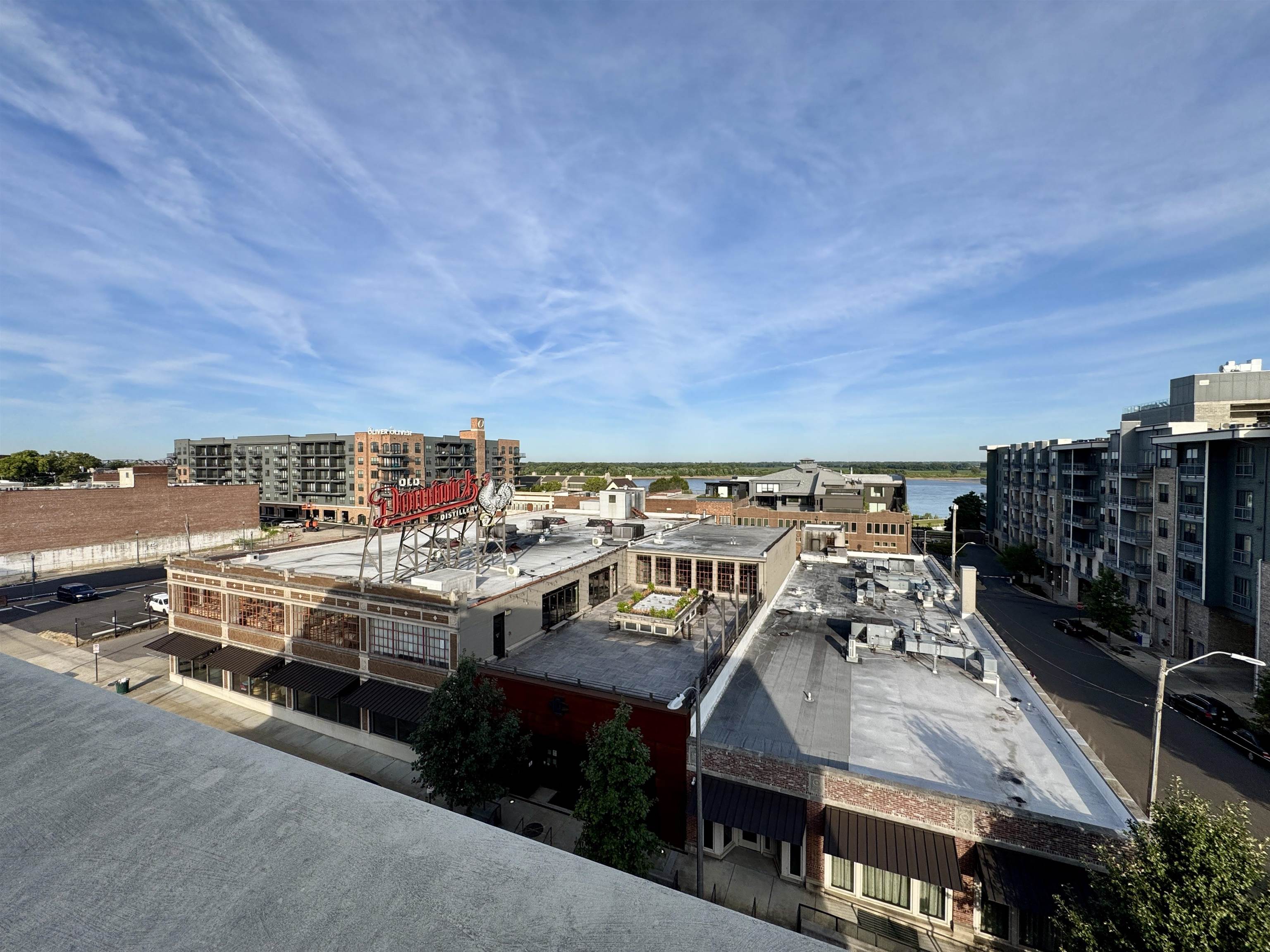 Memphis, Tennessee 38103, United States, 2 Bedrooms Bedrooms, ,2 BathroomsBathrooms,Residential,Active,206725