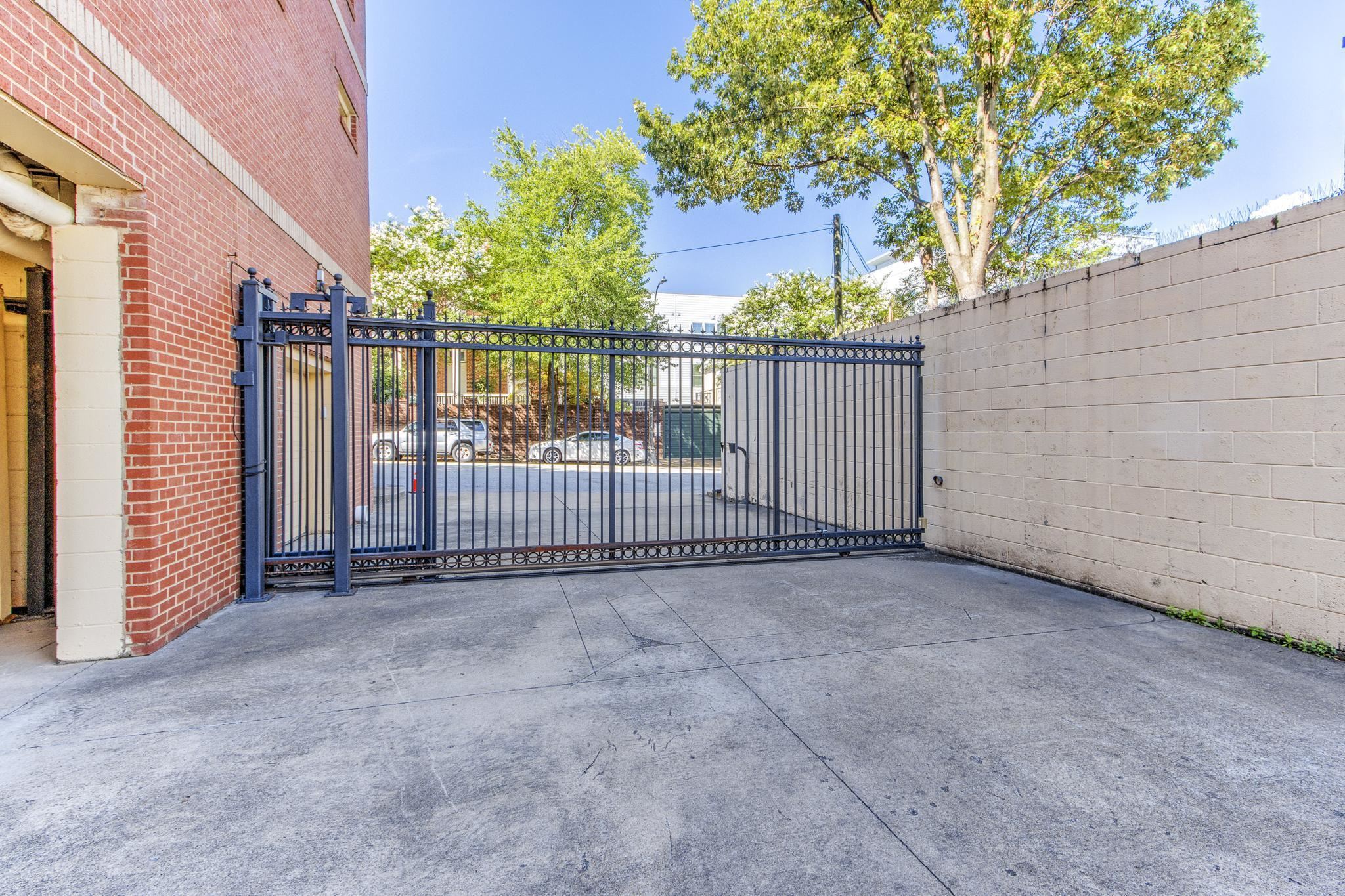 Memphis, Tennessee 38103, United States, 2 Bedrooms Bedrooms, ,2 BathroomsBathrooms,Residential,Active,206725