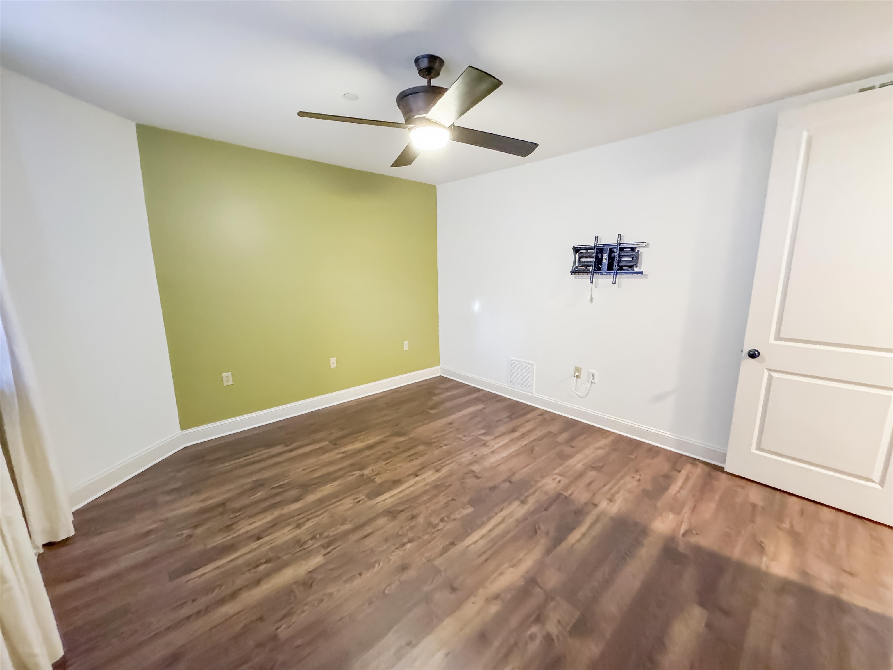 Memphis, Tennessee 38103, United States, 2 Bedrooms Bedrooms, ,2 BathroomsBathrooms,Residential,Active,206725