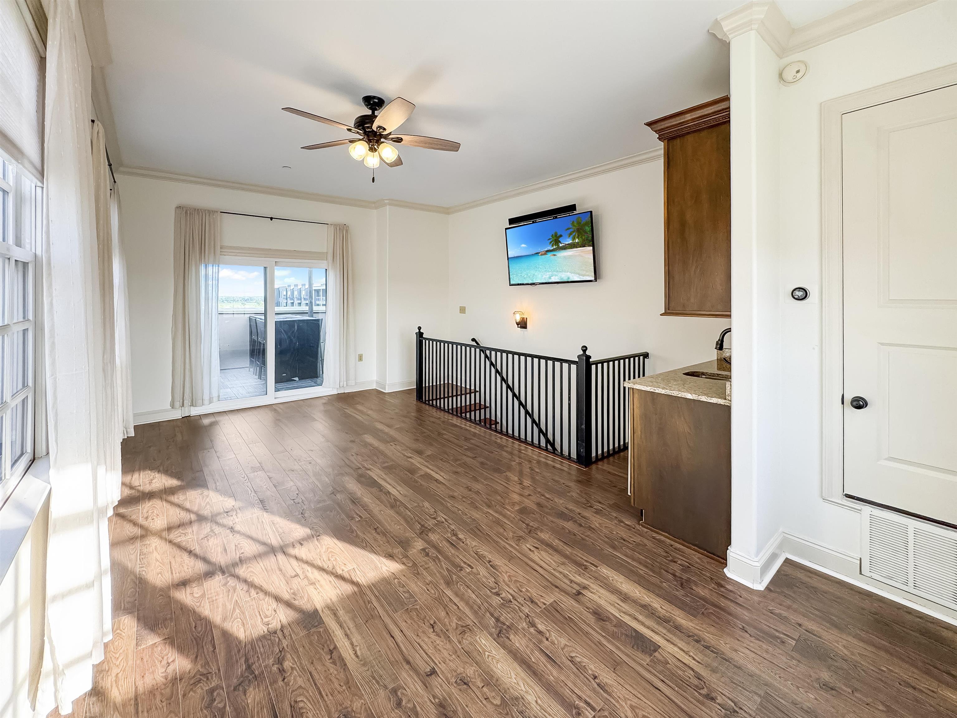 Memphis, Tennessee 38103, United States, 2 Bedrooms Bedrooms, ,2 BathroomsBathrooms,Residential,Active,206725