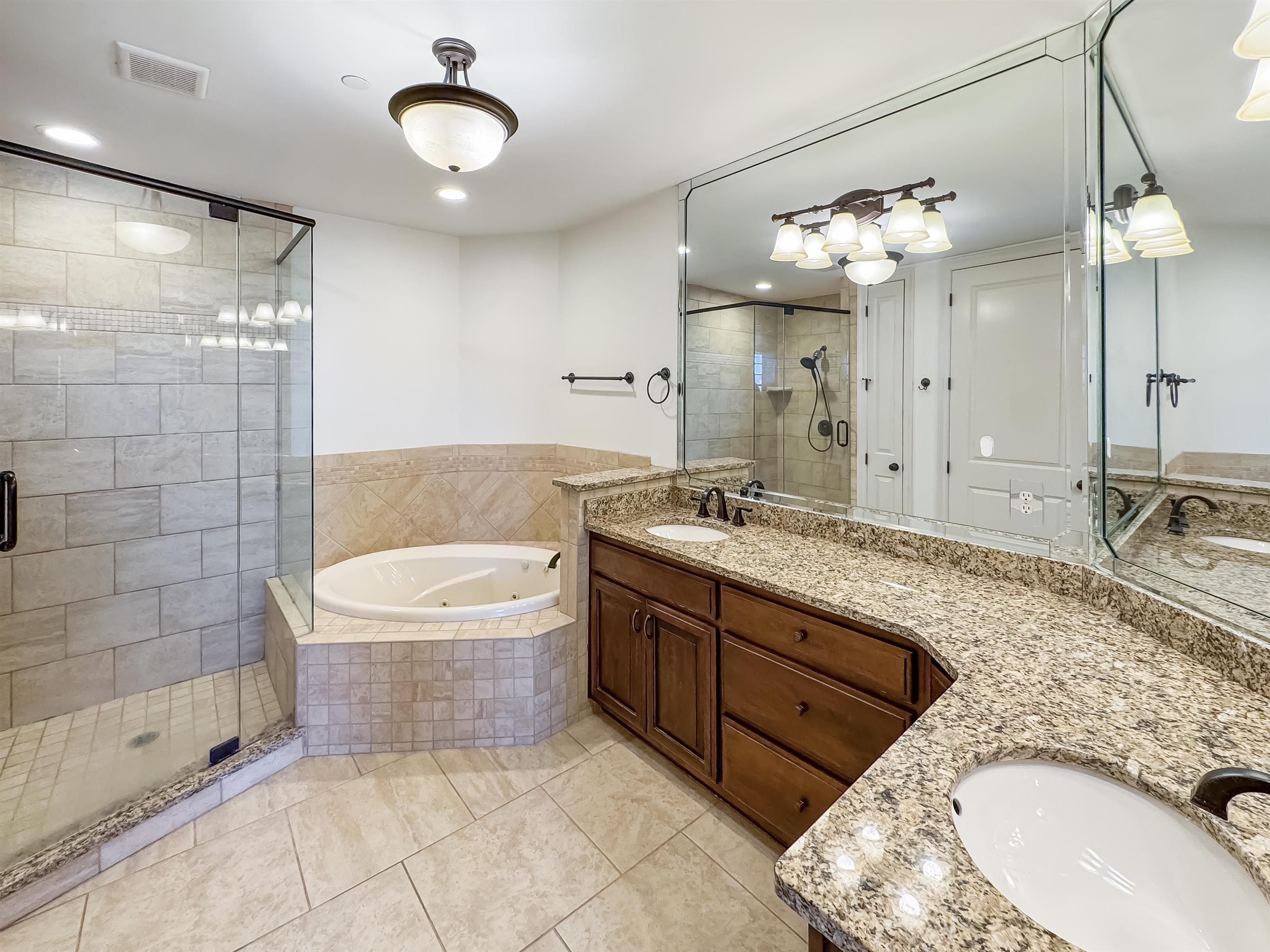 Memphis, Tennessee 38103, United States, 2 Bedrooms Bedrooms, ,2 BathroomsBathrooms,Residential,Active,206725