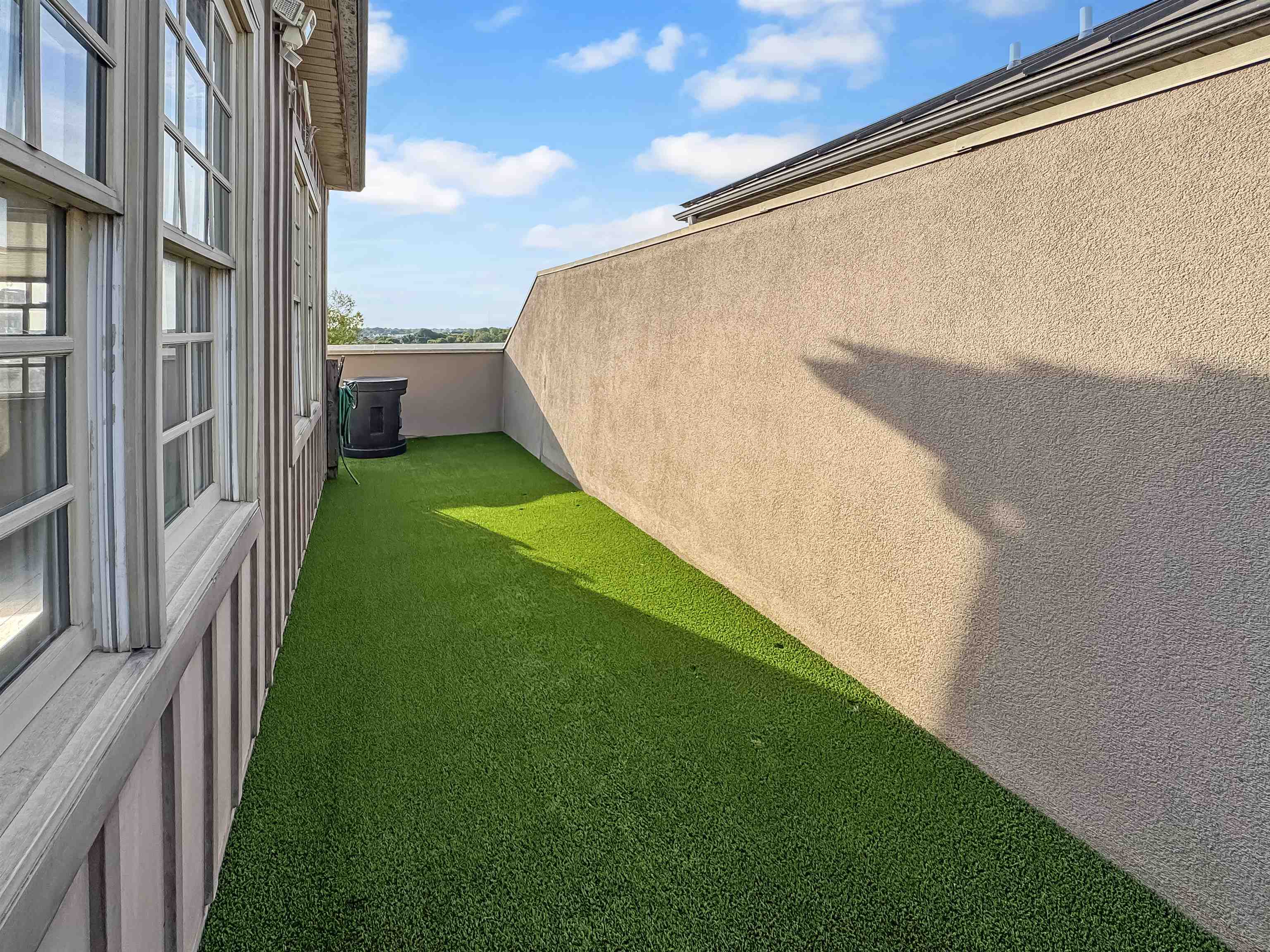 Memphis, Tennessee 38103, United States, 2 Bedrooms Bedrooms, ,2 BathroomsBathrooms,Residential,Active,206725