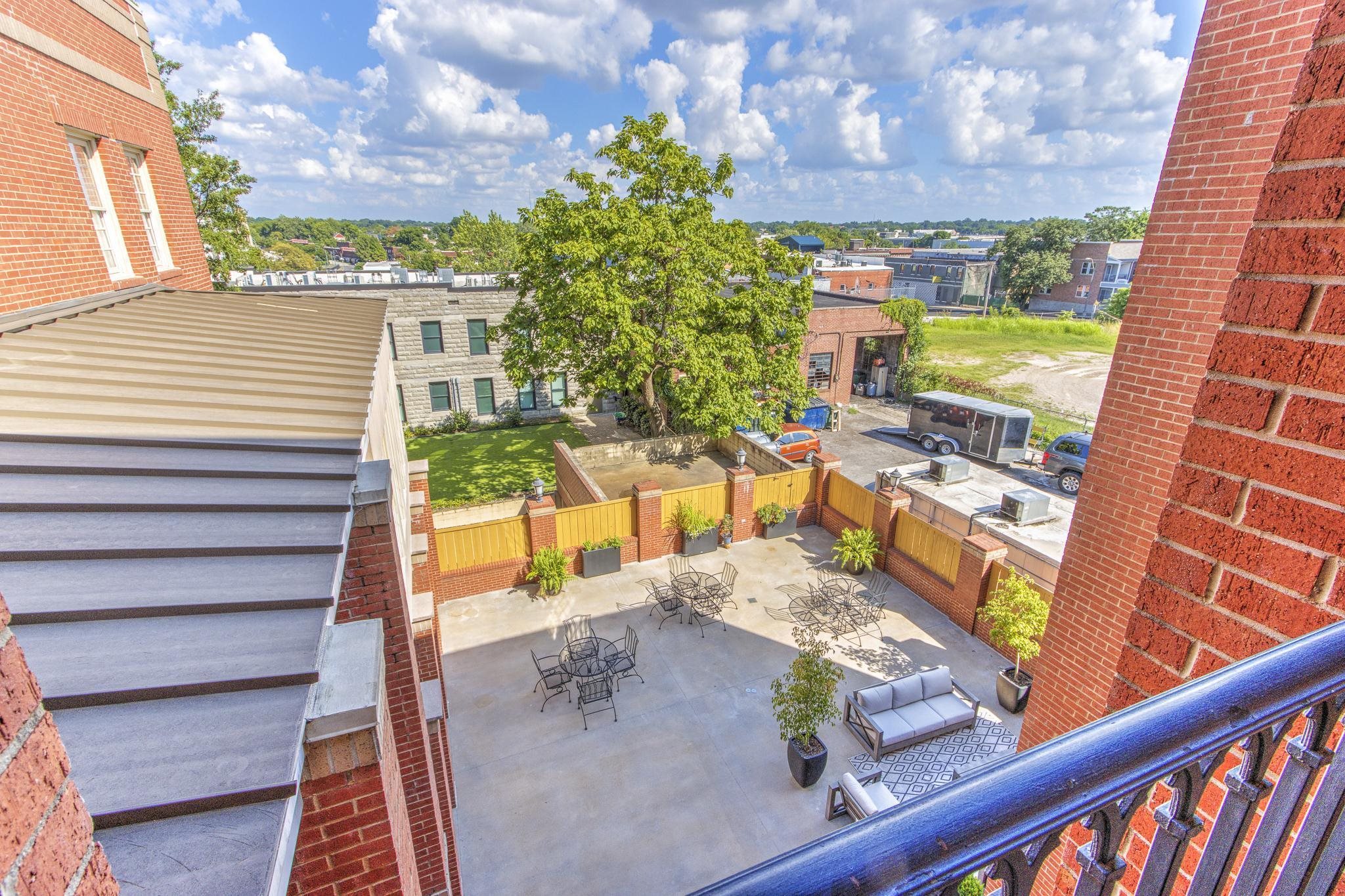 Memphis, Tennessee 38103, United States, 2 Bedrooms Bedrooms, ,2 BathroomsBathrooms,Residential,Active,206725