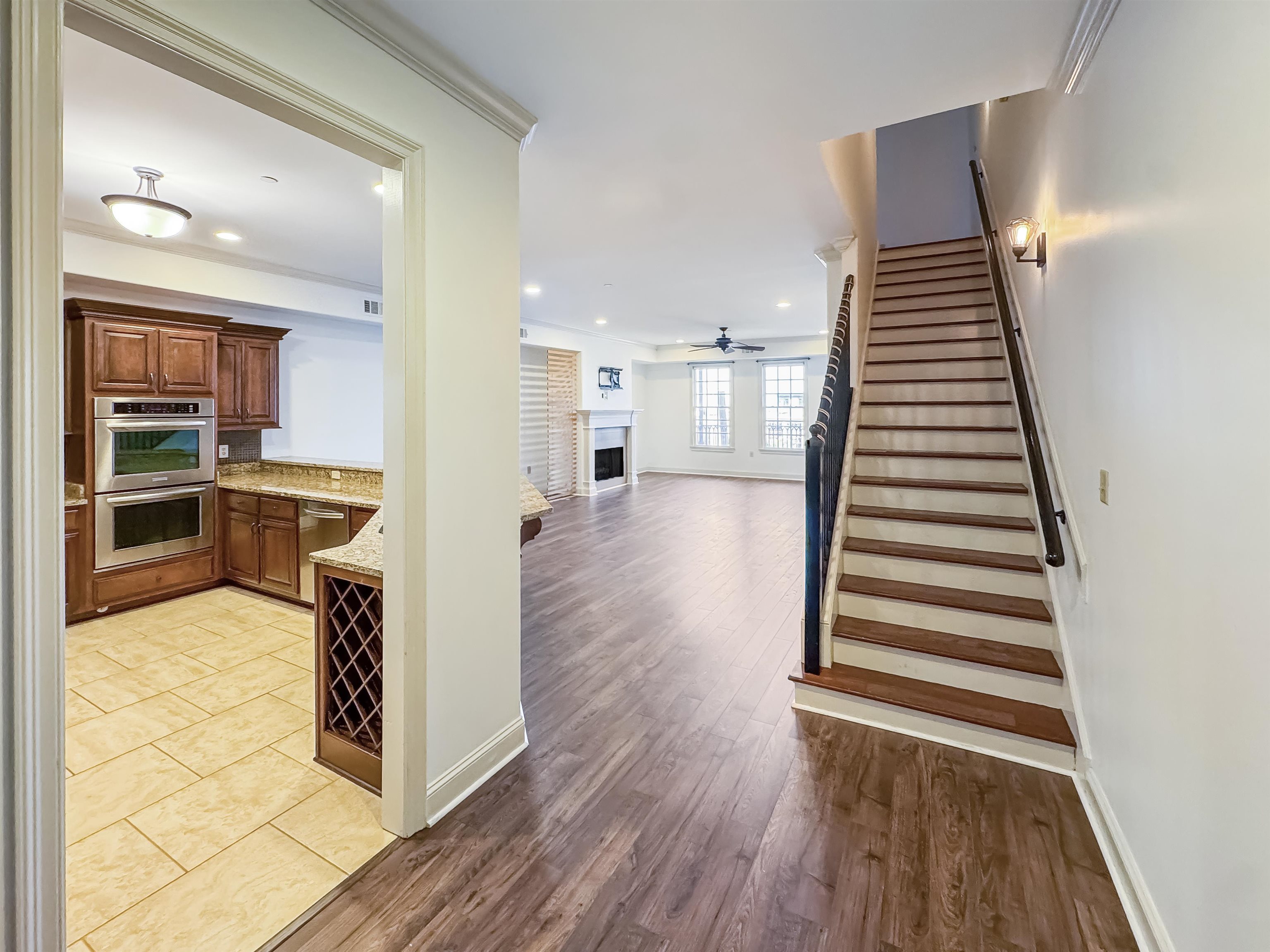 Memphis, Tennessee 38103, United States, 2 Bedrooms Bedrooms, ,2 BathroomsBathrooms,Residential,Active,206725