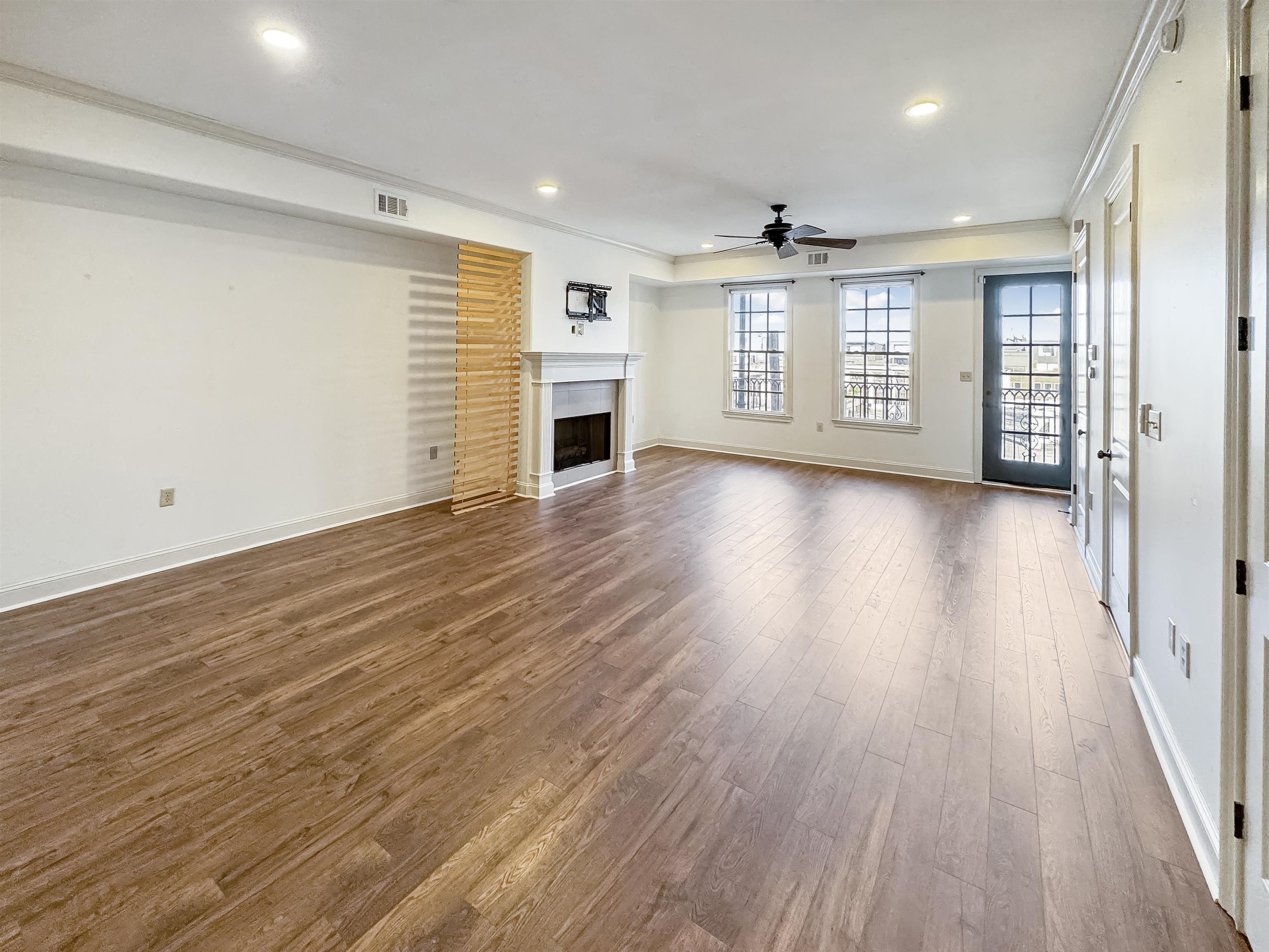 Memphis, Tennessee 38103, United States, 2 Bedrooms Bedrooms, ,2 BathroomsBathrooms,Residential,Active,206725