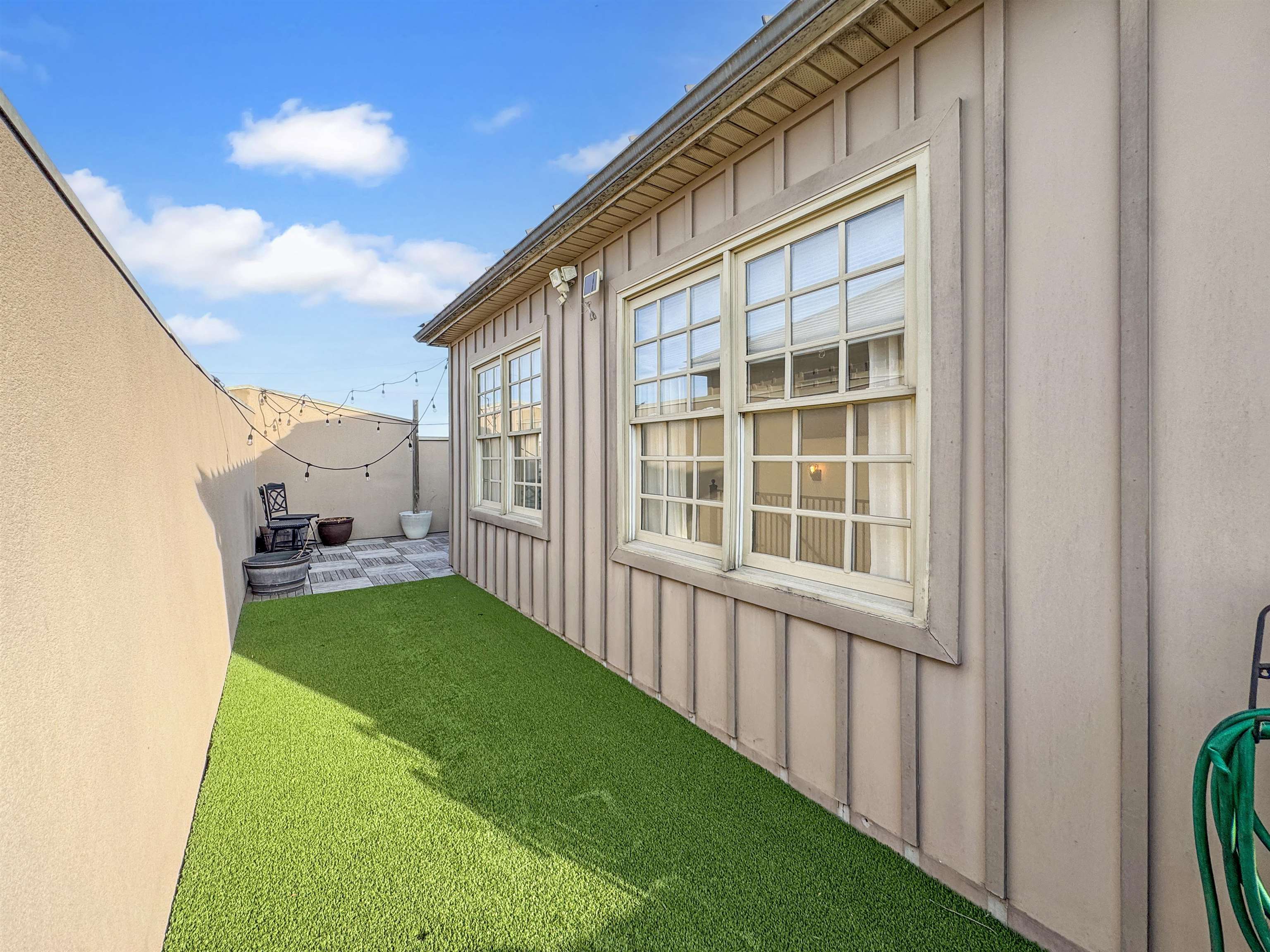 Memphis, Tennessee 38103, United States, 2 Bedrooms Bedrooms, ,2 BathroomsBathrooms,Residential,Active,206725