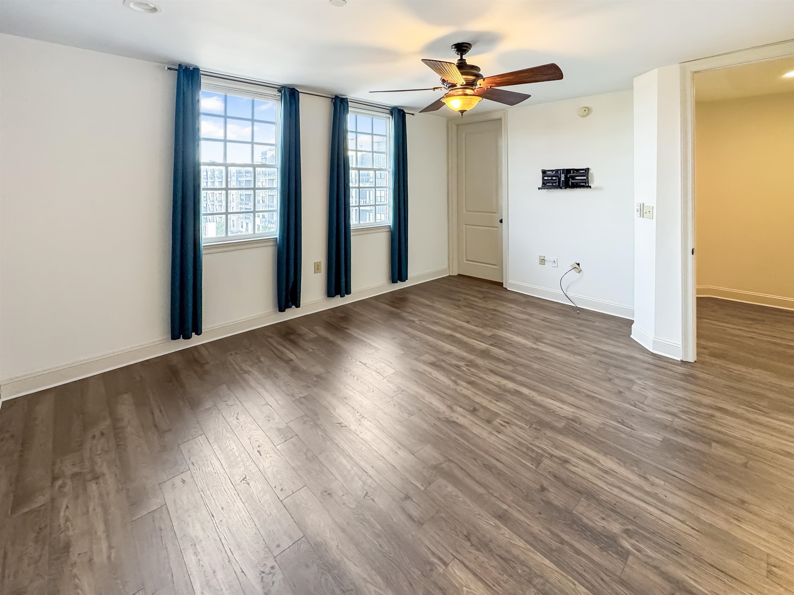 Memphis, Tennessee 38103, United States, 2 Bedrooms Bedrooms, ,2 BathroomsBathrooms,Residential,Active,206725