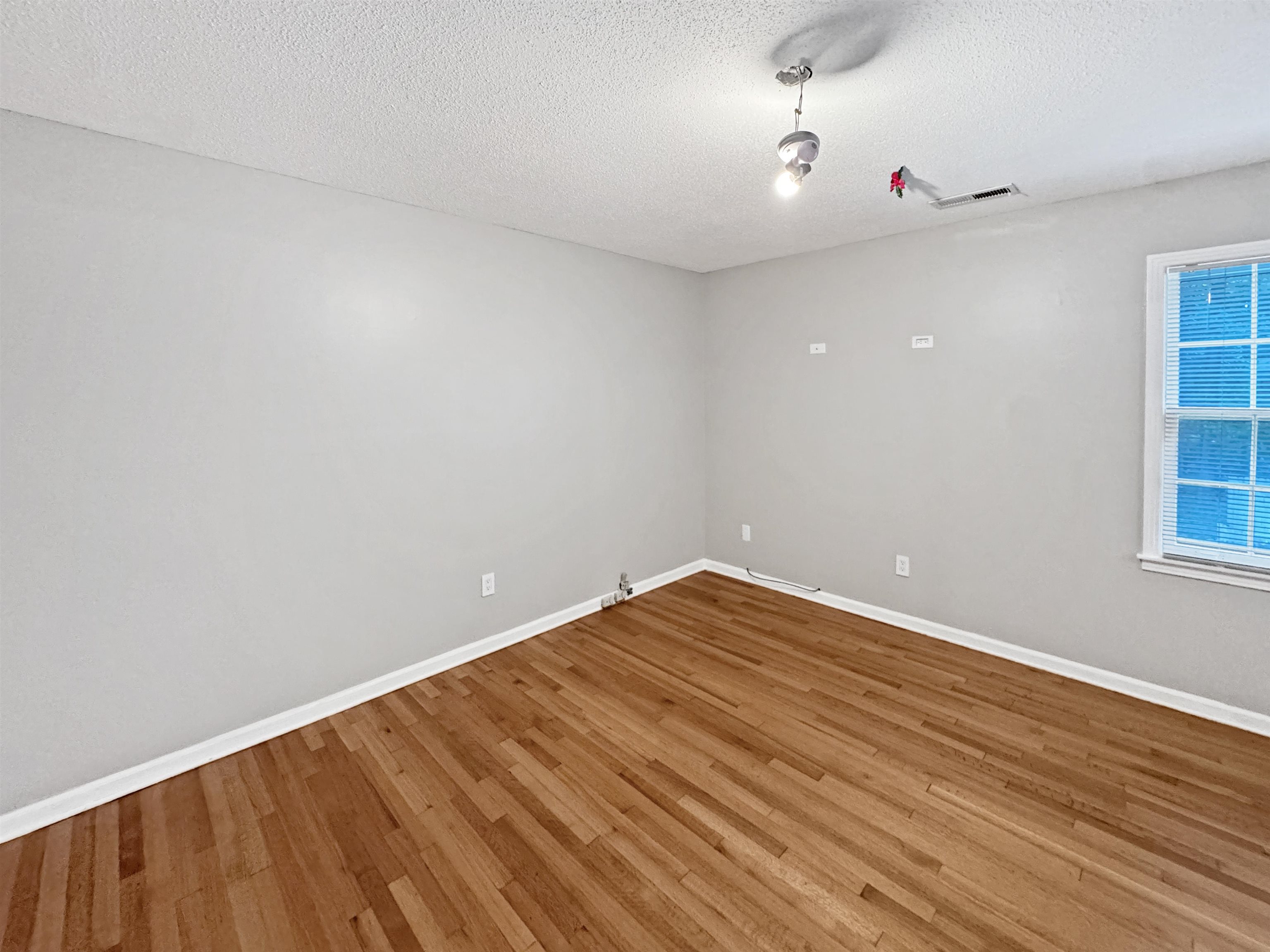 Memphis, Tennessee 38119, United States, 4 Bedrooms Bedrooms, ,2 BathroomsBathrooms,Residential,Active,225223