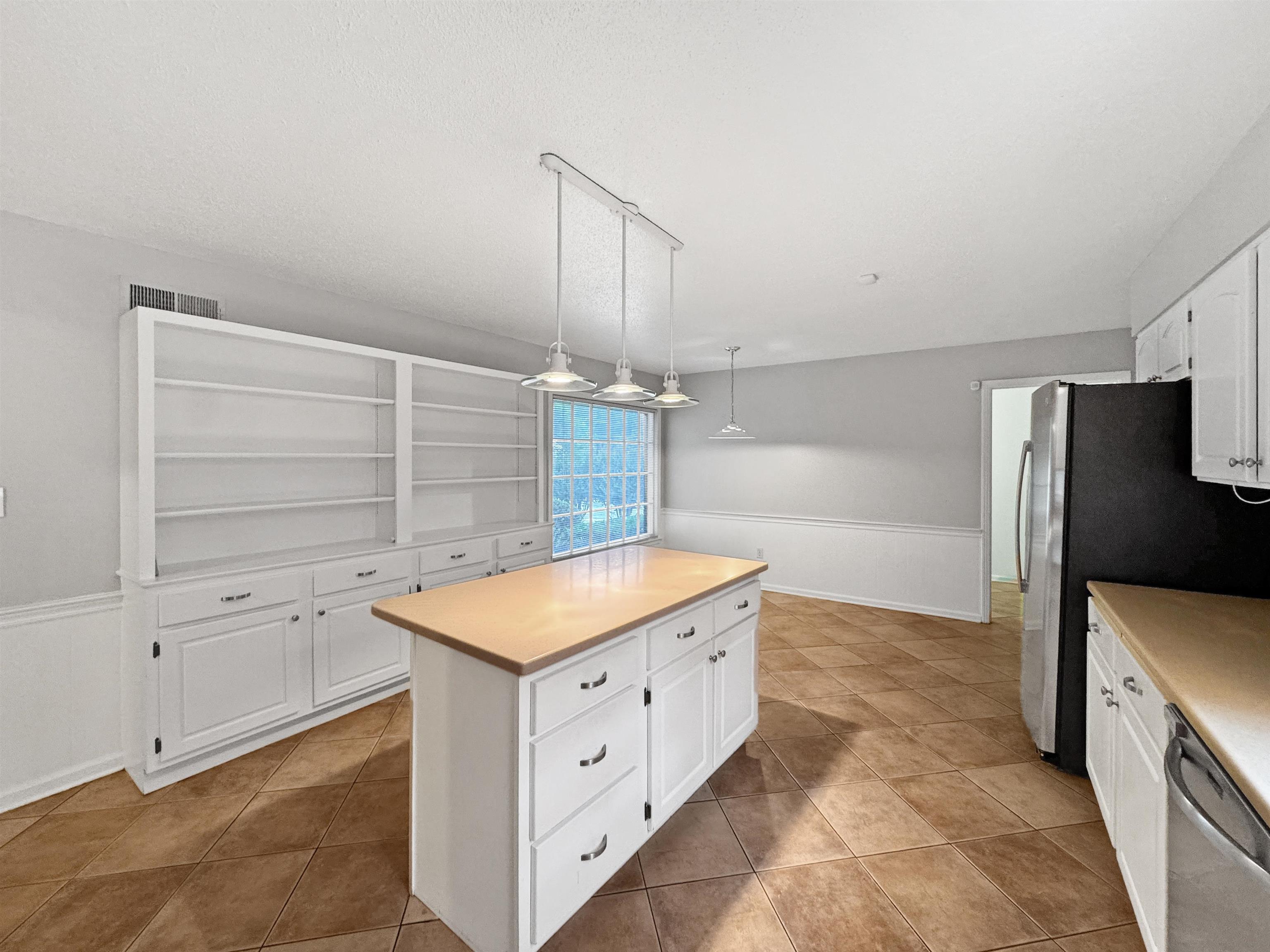 Memphis, Tennessee 38119, United States, 4 Bedrooms Bedrooms, ,2 BathroomsBathrooms,Residential,Active,225223